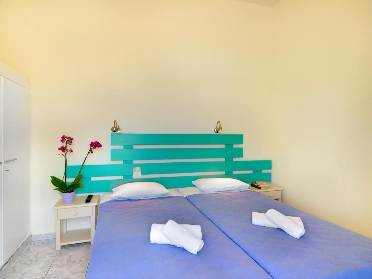 Hotel Kamelo Vari  ภายนอก รูปภาพ